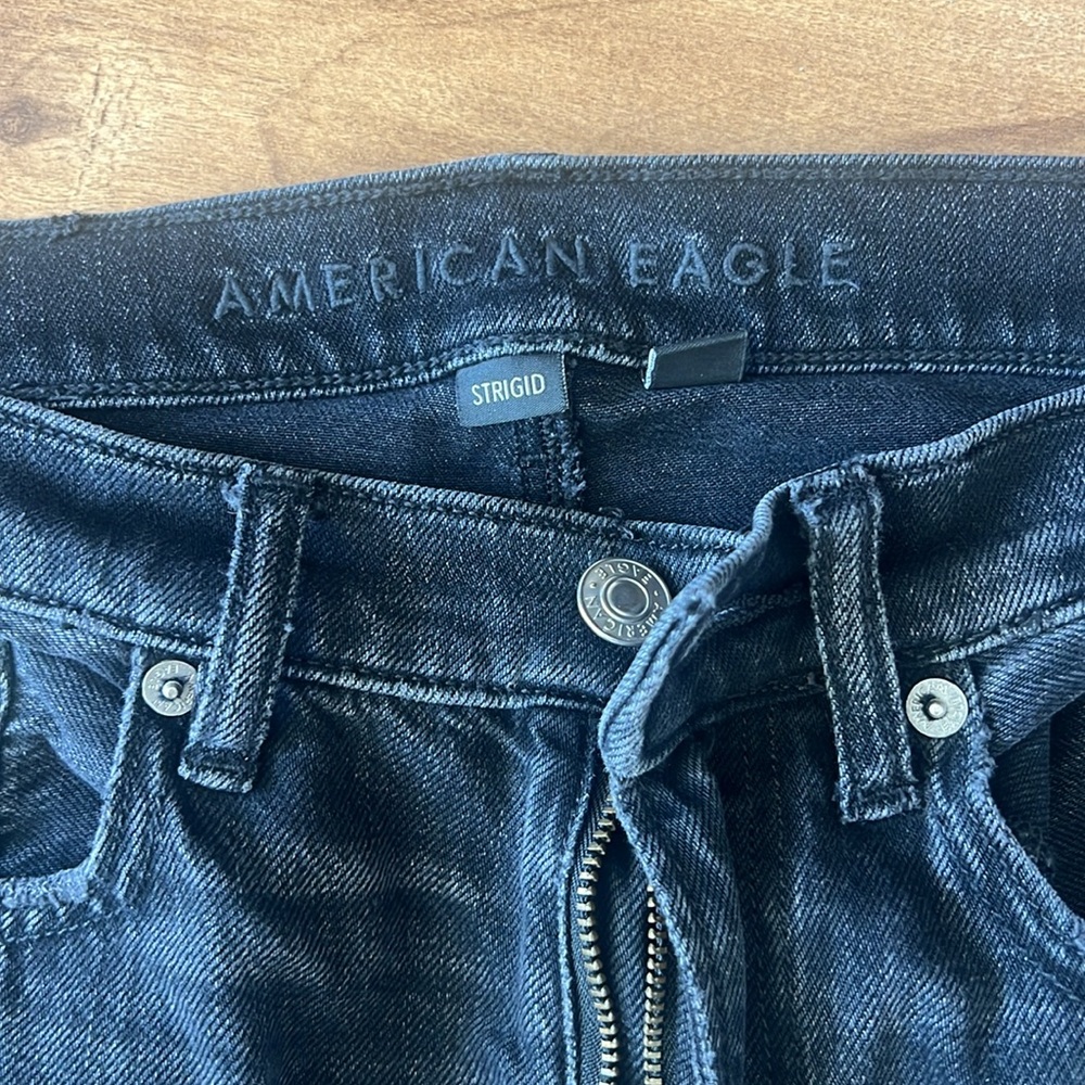 American Eagle Strigid Ripped Jeans - Picture 3 of 4